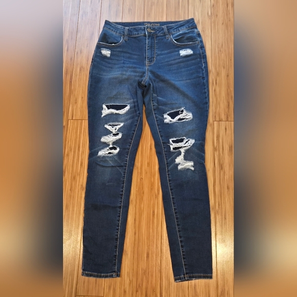 Maurcies Distressed Blue Jeans - Picture 1 of 9